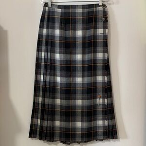 Vintage Pleated Gray & Black Plaid Midi Skirt with Subtle Orange Accent